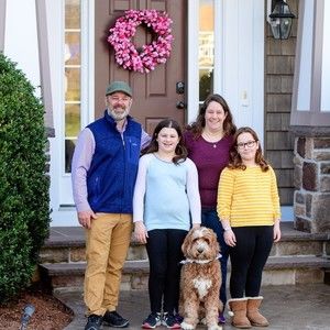 Meet your Posher, Laura